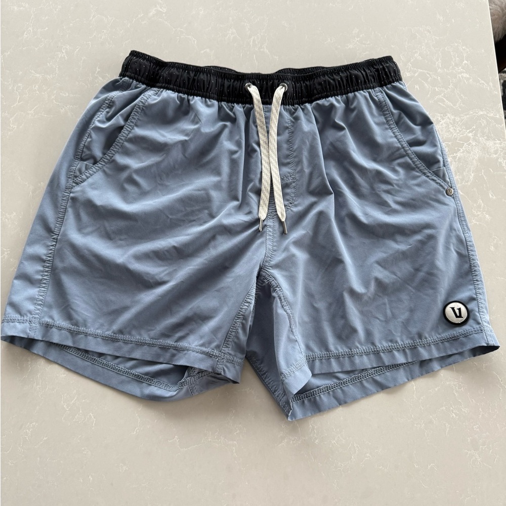 Vuori Men’s Kore Athletic shorts with liner - Large; 5 inch inseam
